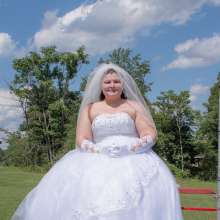 JD and Messy Andi: A Beautiful Bride Gets Dunked!