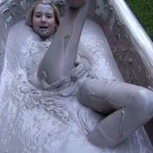 dlodoski: Odette, POV in the Mud Tub--Images