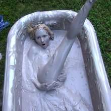 dlodoski: Odette, POV in the Mud Tub--Images