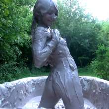 dlodoski: Odette, POV in the Mud Tub--Images