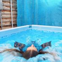 WAM Photography: WAM Photography--Maryna dives for her phone