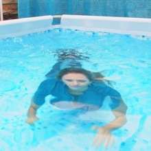 WAM Photography: WAM Photography--Maryna dives for her phone