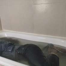 lovingmessy4you: Wetlook in the Bathtub Wearing Jean Jacket and Socks