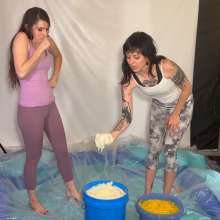 Larzstord: Ziva and Larz Mayonnaise and Mustard Hair Washing