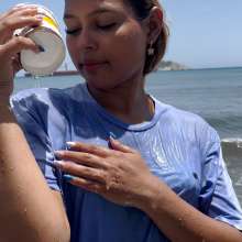 wet.look.me: Wetlook girl get completely wet in clothes | Wetlook.biz
