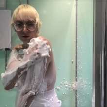 Splosh at LA Studio: Barby Takes a Shower and Gets a Surprise