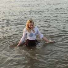 WetPlace: Beautiful Eileen Schoolgirl In The River