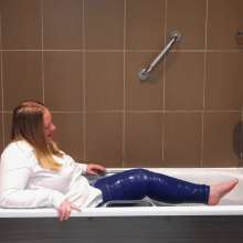 CheekyLuna: CheekyLuna's Bath Time In Tight Jeans And White Blouse