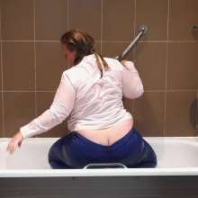 CheekyLuna: CheekyLuna's Bath Time In Tight Jeans And White Blouse