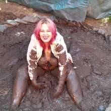 Darkabyss445: Darkabyss445 and Her Muddy Sexy Time