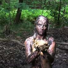 Pure Paint: Elisa in Forest Mud