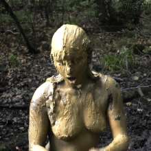 Pure Paint: Elisa in Forest Mud
