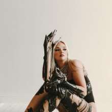 Pieman: Aew star Julia Hart plays with black slime.