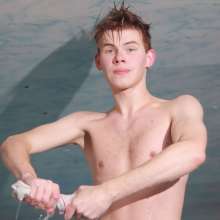 WetlookerUpdates: Wet guys on Wetlooker!