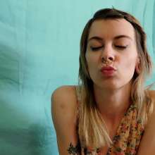 RevSlymsford: Kaydens and Jade Pie Kiss Quiz Game (Ends Topless)