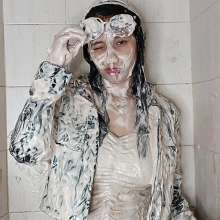 Wam Bagheera Studio: Mabel in the Shower Dressed in Latex