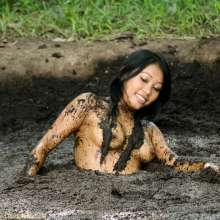 dlodoski: Angie, Addicted to Peat--Photos