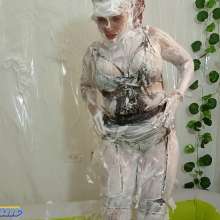 Hikari-Studio-Wam: Pies in the Face for Lucia
