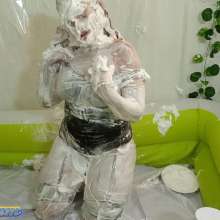 Hikari-Studio-Wam: Pies in the Face for Lucia