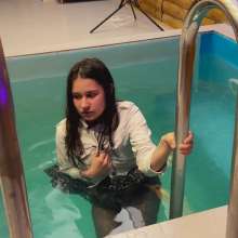 Wet Live Team: Wet My Pantyhose in the Pool and in the Shower