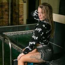 wet.look.me: Wetlook girl in tights and heels gets wet in the pool | Wetlook.biz