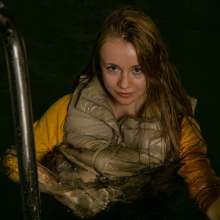 wet.look.me: Wetlook girl in jeans gets wet in pool | Wetlook.biz