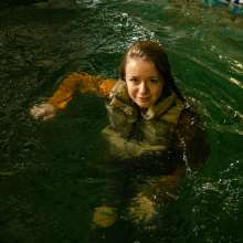 wet.look.me: Wetlook girl in jeans gets wet in pool | Wetlook.biz