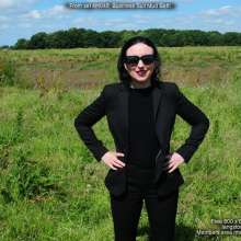 DungeonMasterOne: Business Suit Mud Bath for Honeysuckle and Charity!