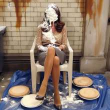 skirtpie: Just women getting pied