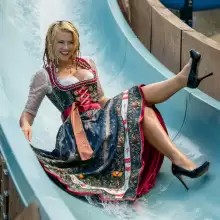 soakher: More dirndl wetlook