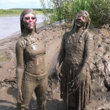 DungeonMasterOne: Dress Vs Pants in the Mud with Isabeau and Lady Jennifer