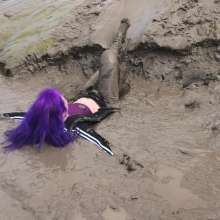 DungeonMasterOne: Dress Vs Pants in the Mud with Isabeau and Lady Jennifer