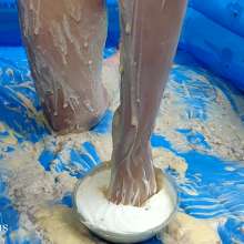 KinkyCousins: Luci's First Time Sploshing