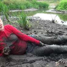custardcouple: Muddy Milfs Fantasy Sex.