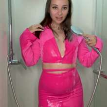 WetPlace: Stunning Anny Shower In Pink Skirt