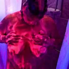 jde44: UV Girl