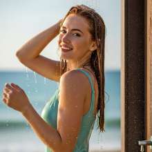 Sleazoid44: Beach Showers!