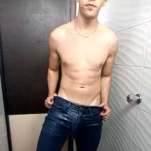 WETColours: Luke Super Wet with Super Shampoo in Red T-shirt and Jeans