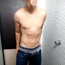 WETColours: Luke Super Wet with Super Shampoo in Red T-shirt and Jeans