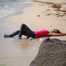 Owen: Nina Soaks Her Jeans at the Beach--Photos