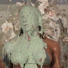 Anglefan.com: No pain, no gain for fitness model Alison......