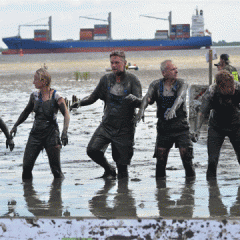 chocolate-diver: Muddy Gifs from Mud Olympics