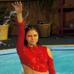 wetkahuna: Kristin's second set - shorts & braless