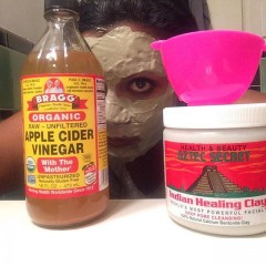 HappyCamper: Mindy Kaling in clay mask.