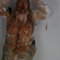 CandyCustard: Self sploshing in officewear and tights