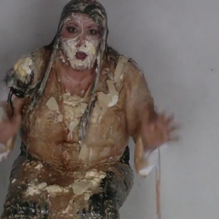 CandyCustard: Self sploshing in officewear and tights