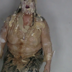 CandyCustard: Self sploshing in officewear and tights