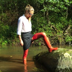 Adventureinwellies: New model! Secretary in water and mud <a href=