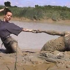 FOXY: A duo performer in mud