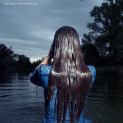 WAM Photography: WAM Photography--Mili takes a dip in the lake